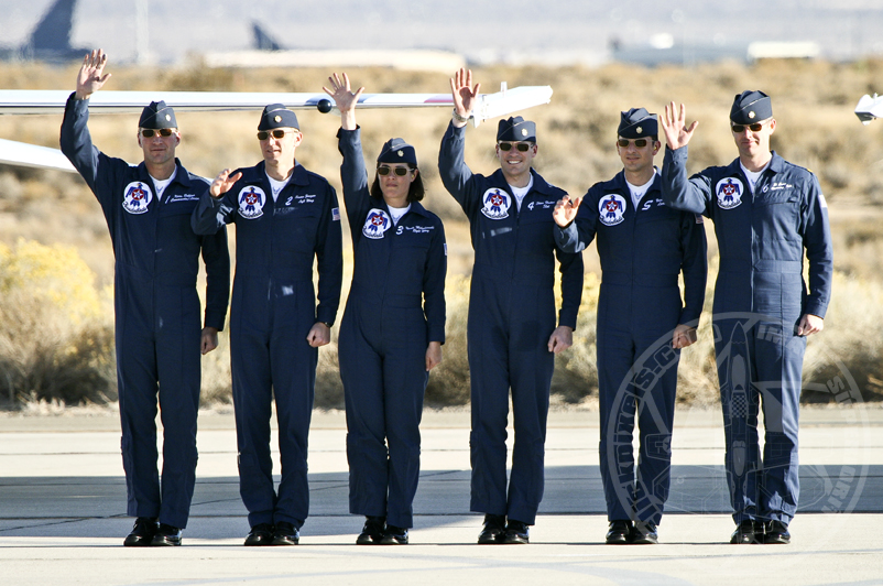 Thunderbirds Pilots Wave to the Crowd at 2006 Edwards AFB Open House